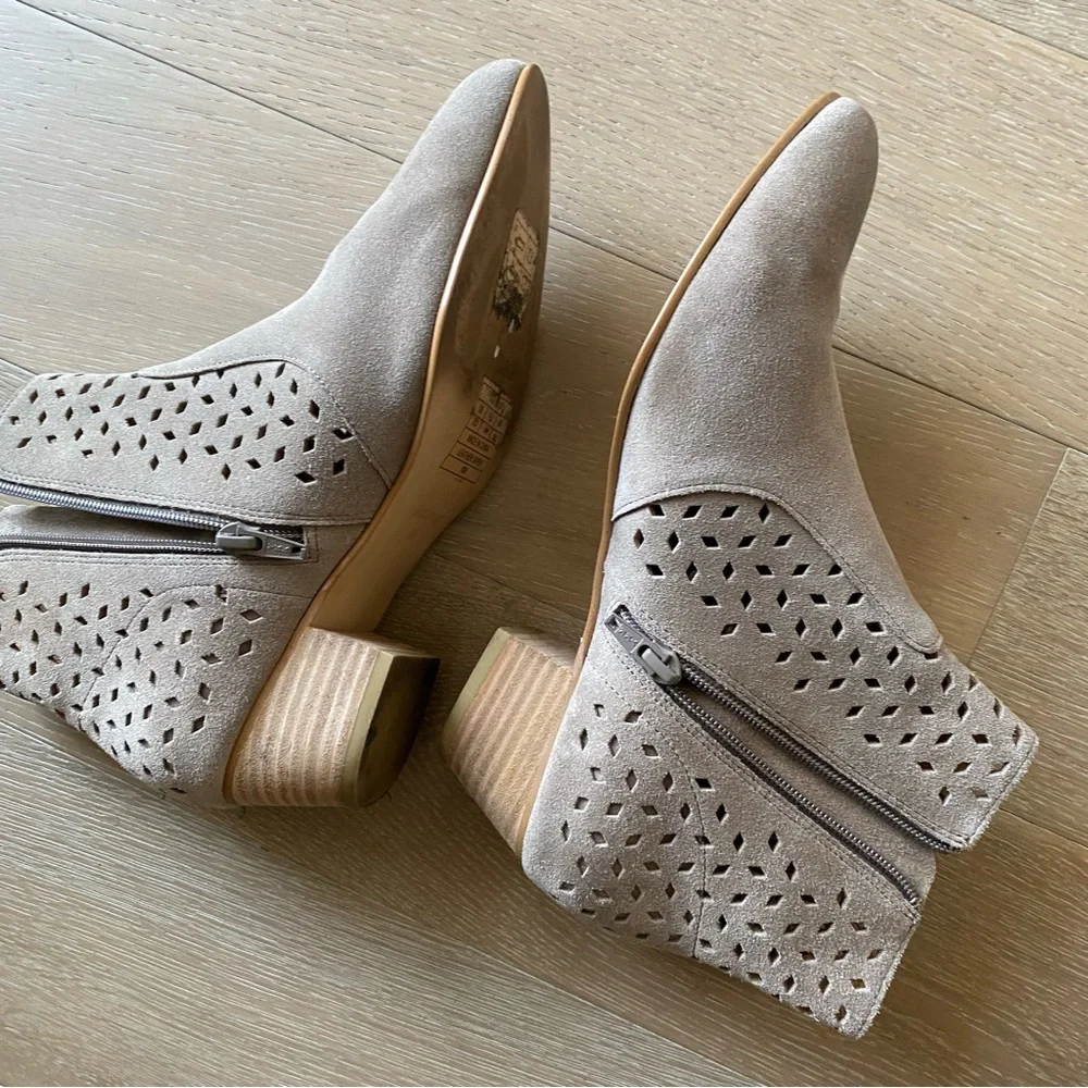 Soludos Lola taupe suede Perforated Ankle Booties 8.5 - Picture 10 of 10